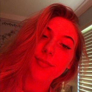 Meet your Posher, Courtney